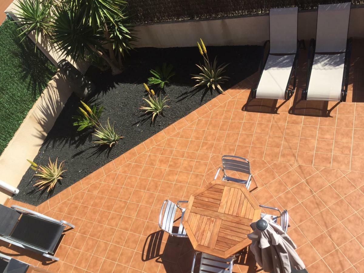Casa Silencio, Villa With Terrace, Garden And Large Pool Area Corralejo Exterior foto
