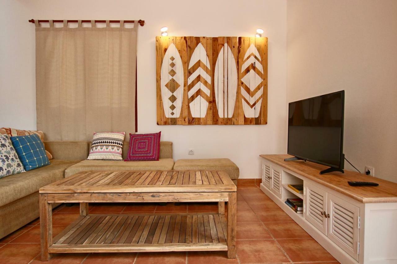 Casa Silencio, Villa With Terrace, Garden And Large Pool Area Corralejo Exterior foto